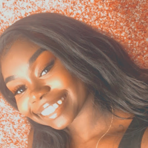 Meet your Posher, Erin - Picture 1 of 1